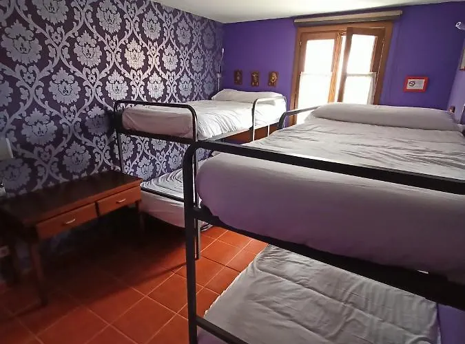 Rural Cuartamenteru Hotel 2*