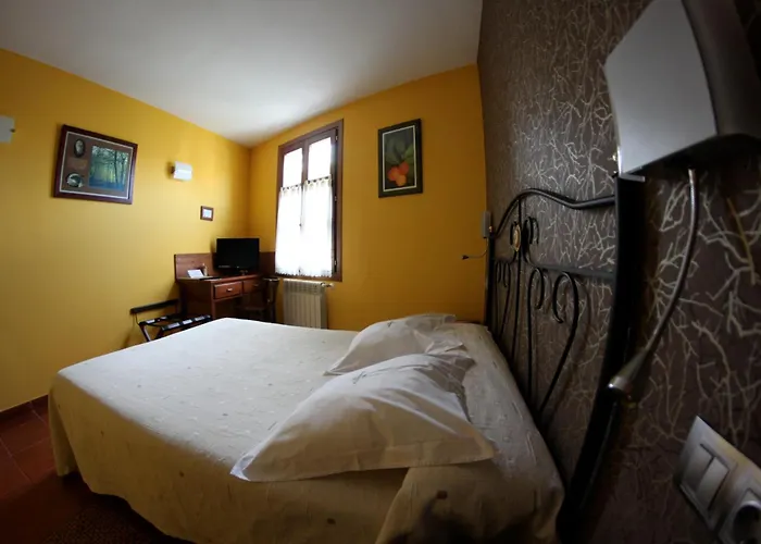 Hotel Rural Cuartamenteru 2*