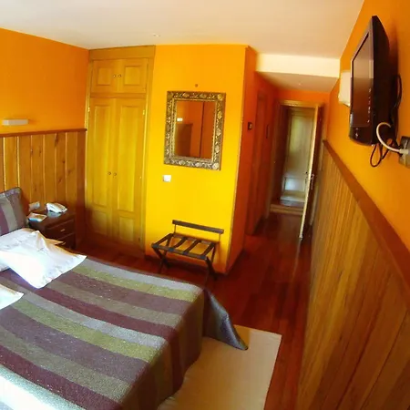 Rural Cuartamenteru Hotel Poo De Llanes